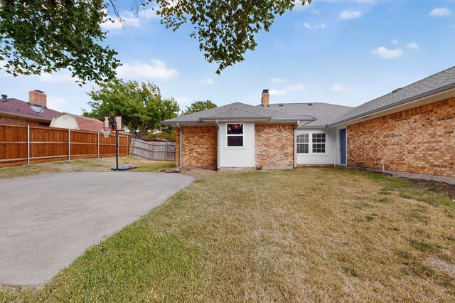 2413 Club Meadow Drive, Garland, TX 75041
