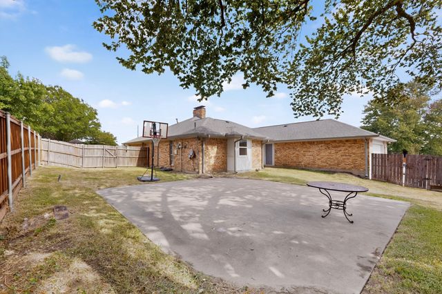 2413 Club Meadow Drive, Garland, TX 75041