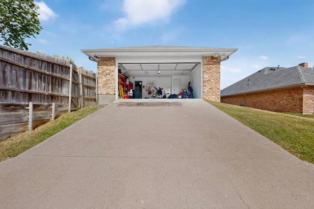 2413 Club Meadow Drive, Garland, TX 75041