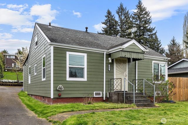 9055 Yakima Avenue, Tacoma, WA 98444