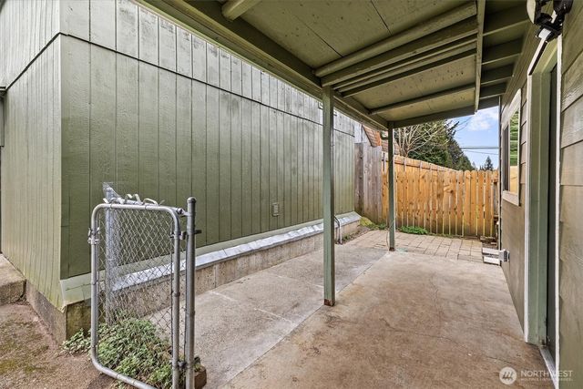 9055 Yakima Avenue, Tacoma, WA 98444