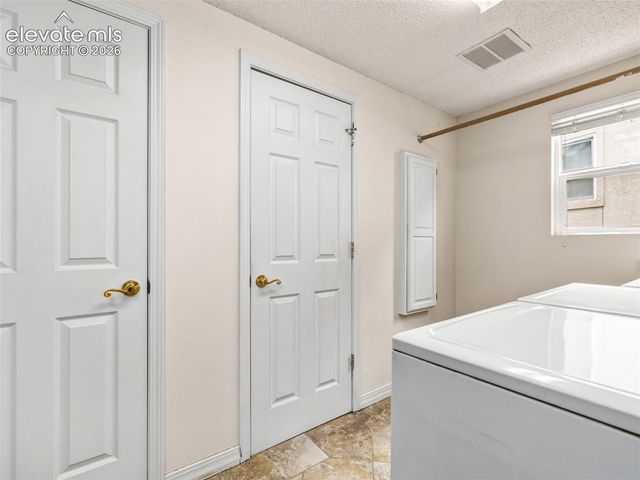 10 Brave Eagle Court, Pueblo, CO 81001