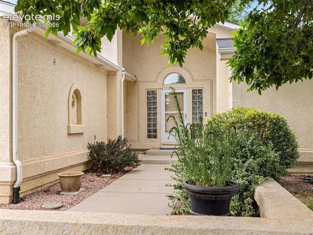 10 Brave Eagle Court, Pueblo, CO 81001