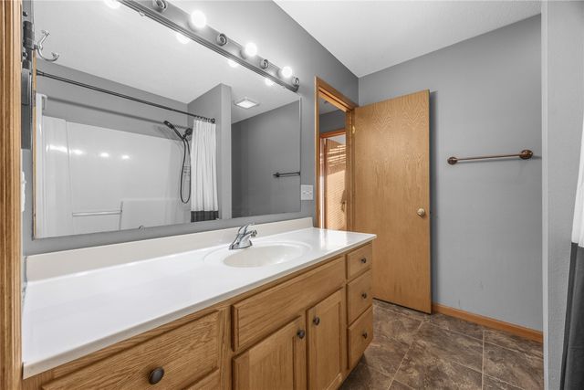 6965 Doubletree Rd NE, Cedar Rapids, IA 52402