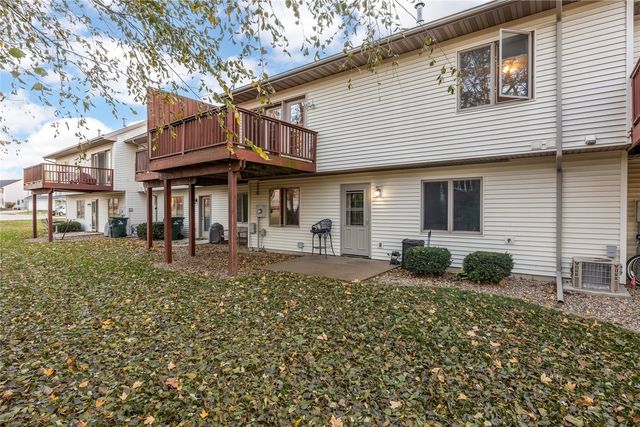 6965 Doubletree Rd NE, Cedar Rapids, IA 52402