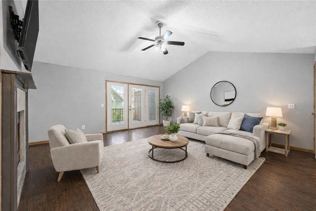 6965 Doubletree Rd NE, Cedar Rapids, IA 52402