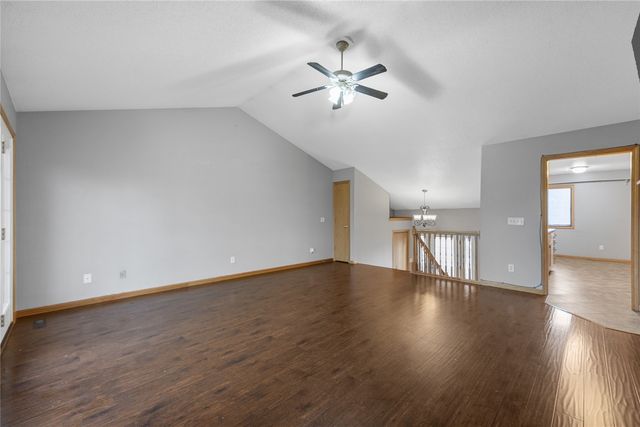 6965 Doubletree Rd NE, Cedar Rapids, IA 52402