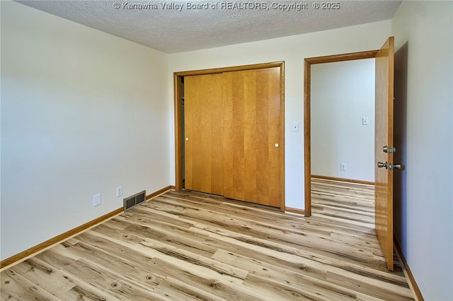 4915 Chesterfield Avenue, Charleston, WV 25304