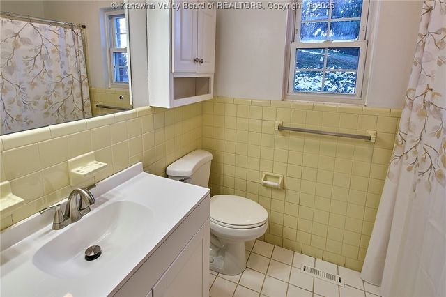 4915 Chesterfield Avenue, Charleston, WV 25304