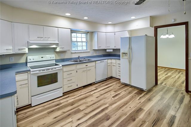 4915 Chesterfield Avenue, Charleston, WV 25304