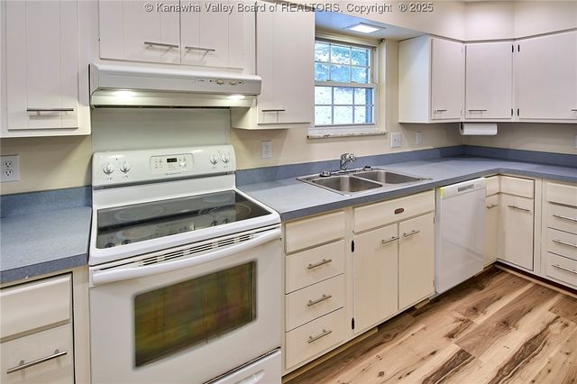 4915 Chesterfield Avenue, Charleston, WV 25304