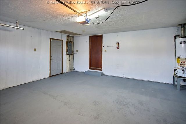 4915 Chesterfield Avenue, Charleston, WV 25304