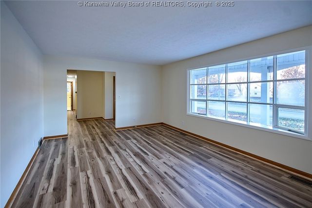 4915 Chesterfield Avenue, Charleston, WV 25304