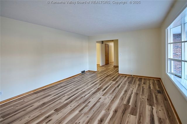 4915 Chesterfield Avenue, Charleston, WV 25304