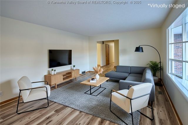 4915 Chesterfield Avenue, Charleston, WV 25304