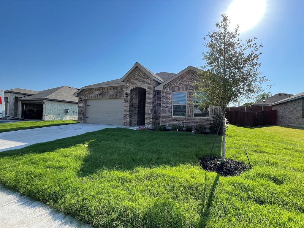5817 Brookville Drive, Fort Worth, TX 76179