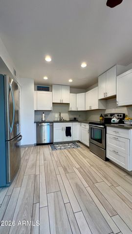 1012 E HIGHLAND Avenue, Phoenix, AZ 85014
