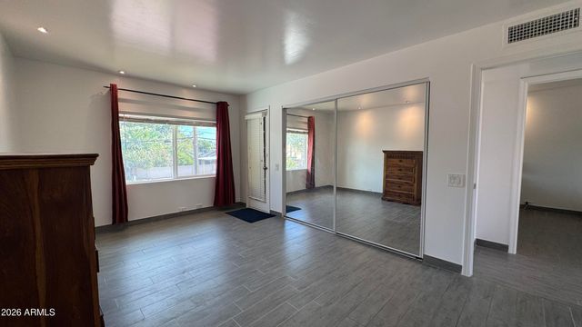 1012 E HIGHLAND Avenue, Phoenix, AZ 85014