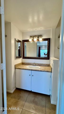1012 E HIGHLAND Avenue, Phoenix, AZ 85014