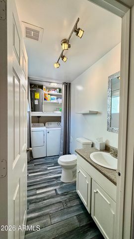 1012 E HIGHLAND Avenue, Phoenix, AZ 85014