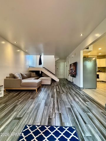 1012 E HIGHLAND Avenue, Phoenix, AZ 85014
