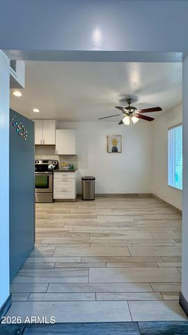 1012 E HIGHLAND Avenue, Phoenix, AZ 85014