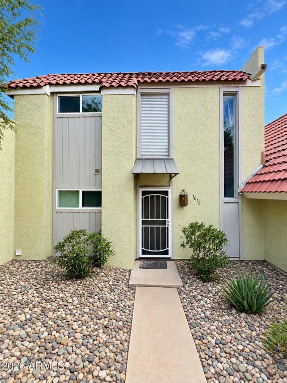 1012 E HIGHLAND Avenue, Phoenix, AZ 85014 — exterior