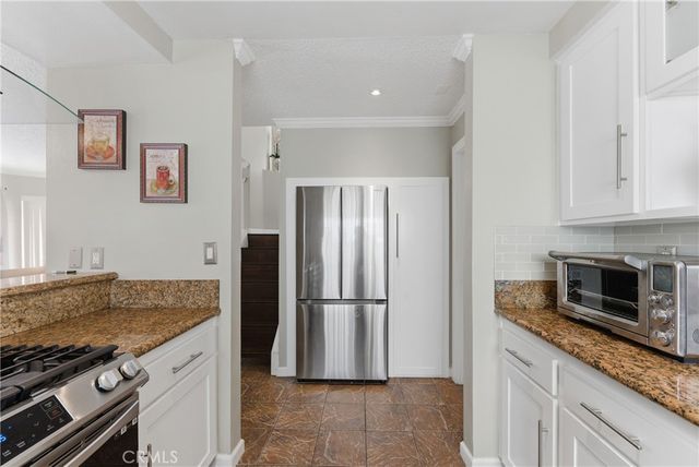 700 W Almond Street, Compton, CA 90220