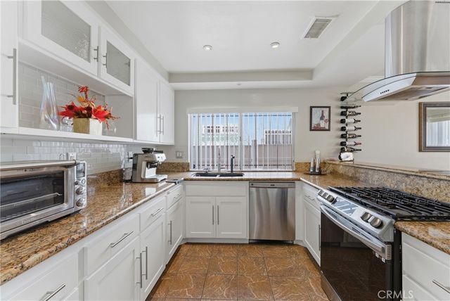 700 W Almond Street, Compton, CA 90220