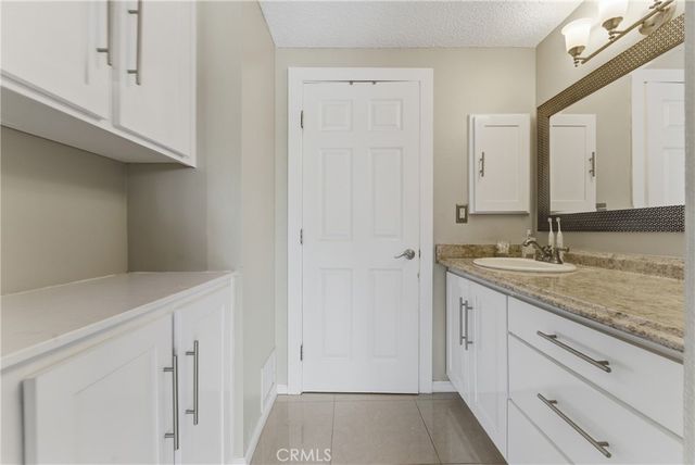 700 W Almond Street, Compton, CA 90220