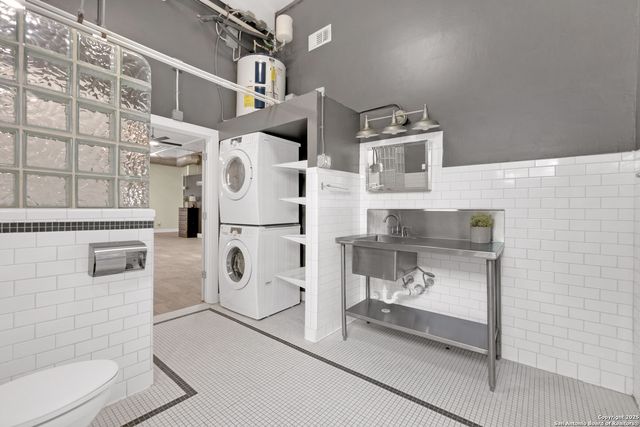 3363 E Commerce St Unit 101, San Antonio, TX 78220