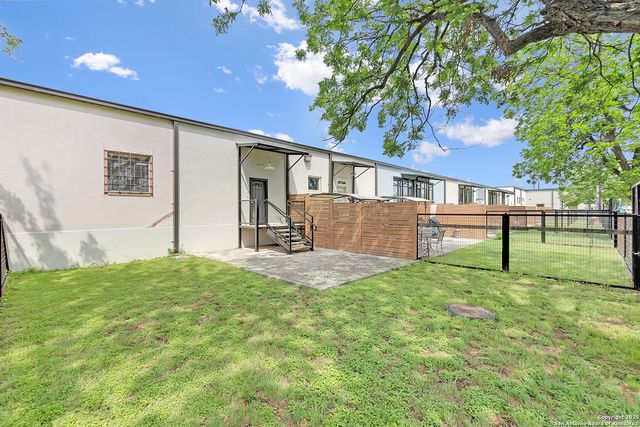 3363 E Commerce St Unit 101, San Antonio, TX 78220