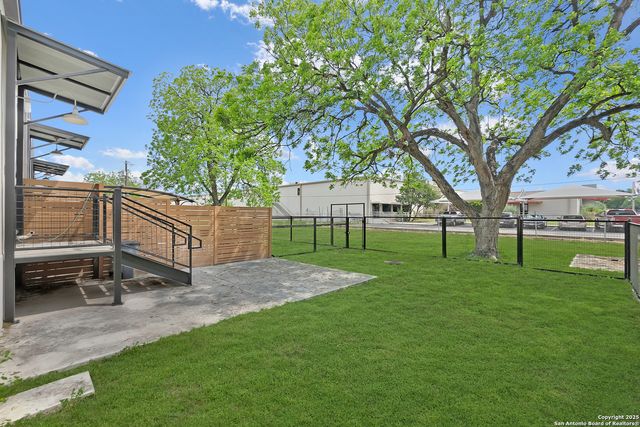 3363 E Commerce St Unit 101, San Antonio, TX 78220