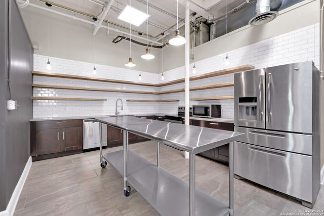 3363 E Commerce St Unit 101, San Antonio, TX 78220