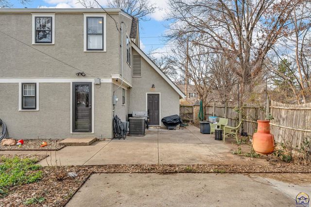 1608 SW Oakley AVE, Topeka, KS 66604