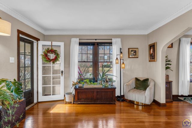 1608 SW Oakley AVE, Topeka, KS 66604