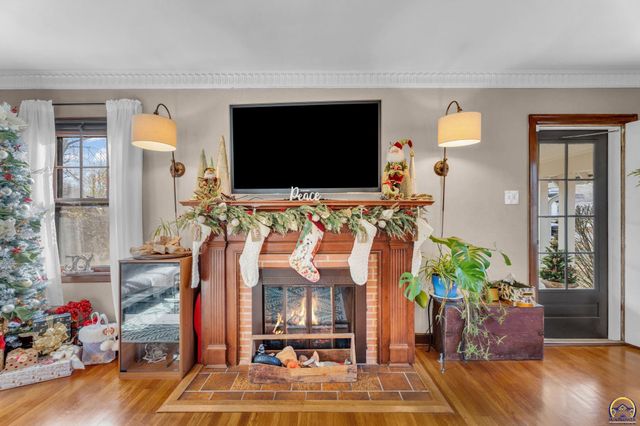 1608 SW Oakley AVE, Topeka, KS 66604