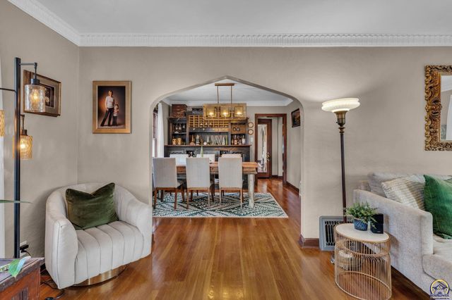 1608 SW Oakley AVE, Topeka, KS 66604