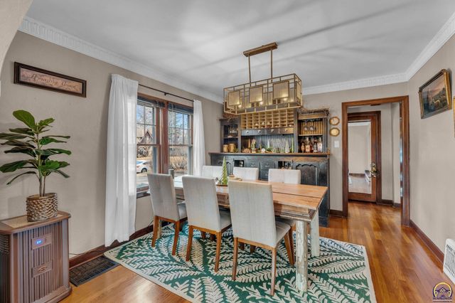 1608 SW Oakley AVE, Topeka, KS 66604