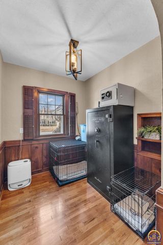 1608 SW Oakley AVE, Topeka, KS 66604