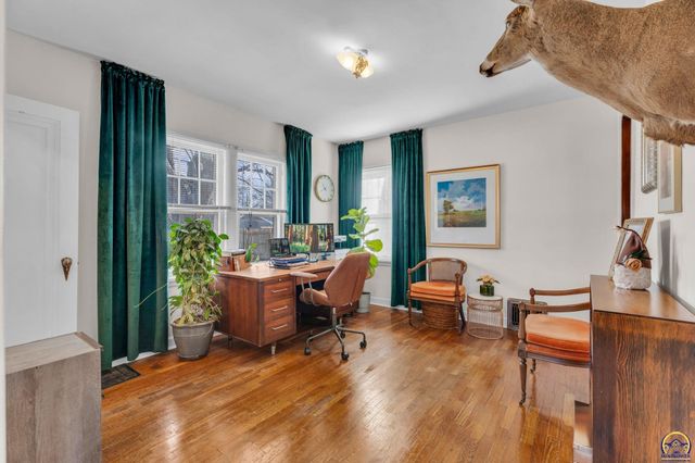 1608 SW Oakley AVE, Topeka, KS 66604