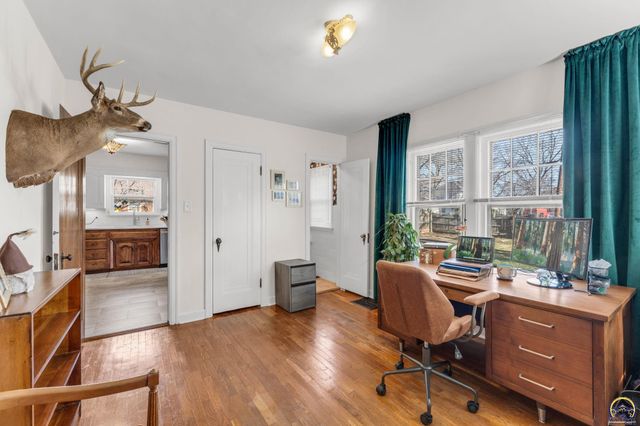 1608 SW Oakley AVE, Topeka, KS 66604