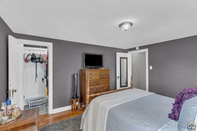 1608 SW Oakley AVE, Topeka, KS 66604