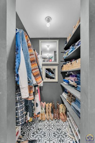 1608 SW Oakley AVE, Topeka, KS 66604