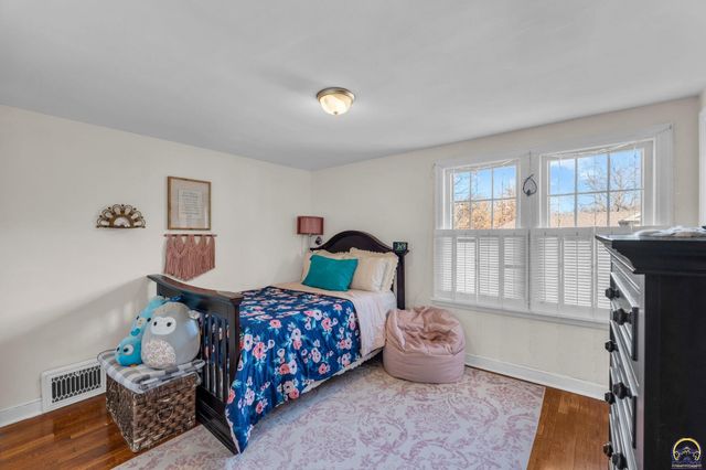 1608 SW Oakley AVE, Topeka, KS 66604