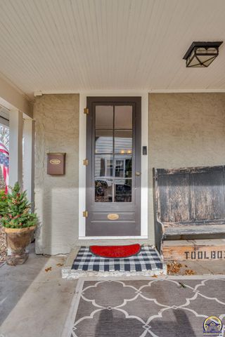 1608 SW Oakley AVE, Topeka, KS 66604