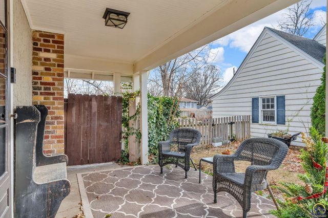 1608 SW Oakley AVE, Topeka, KS 66604