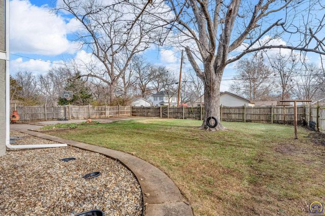 1608 SW Oakley AVE, Topeka, KS 66604