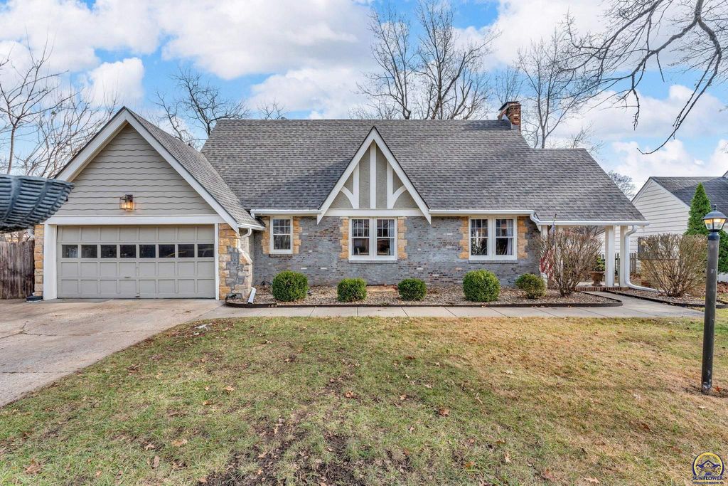 1608 SW Oakley AVE, Topeka, KS 66604