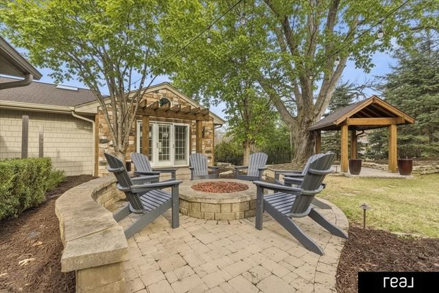805 Ridgewood Avenue, Omaha, NE 68114